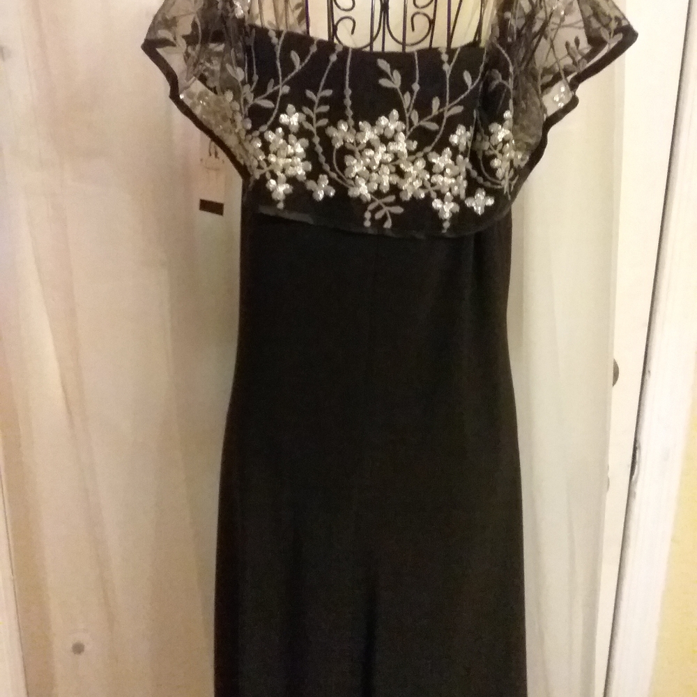 Dress - Picture 4 of 5